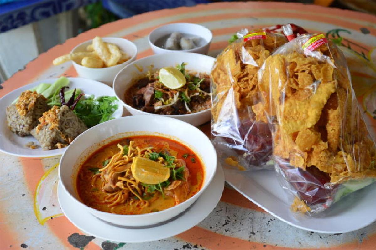 มื้อกลางวันในเชียงคำ