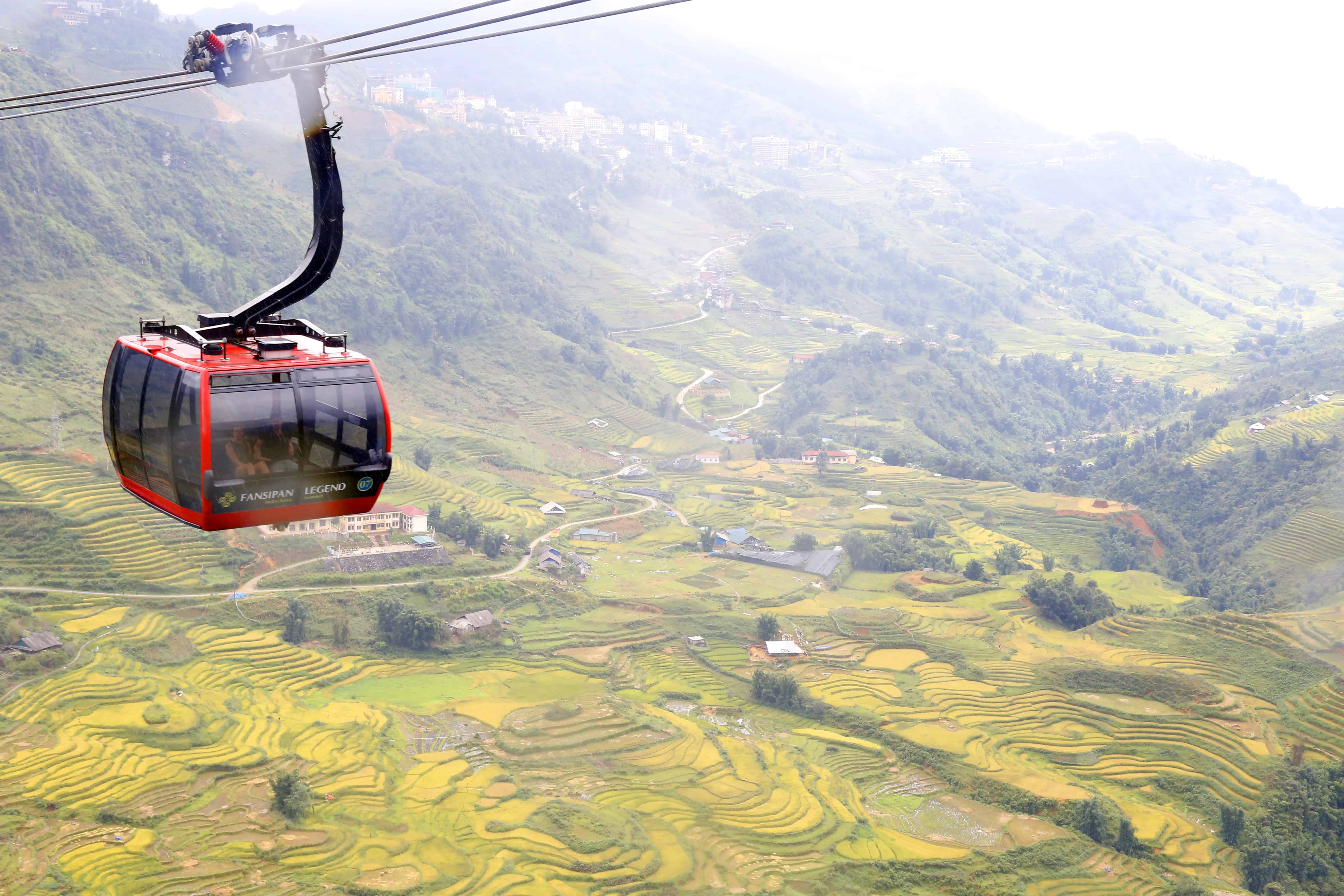 กระเช้าลอยฟ้าฟานซิปัน (FANSIPAN CABLE CAR) ทะยานเหนือขุนเขา สู่หลังคาแห่งอินโดจีน